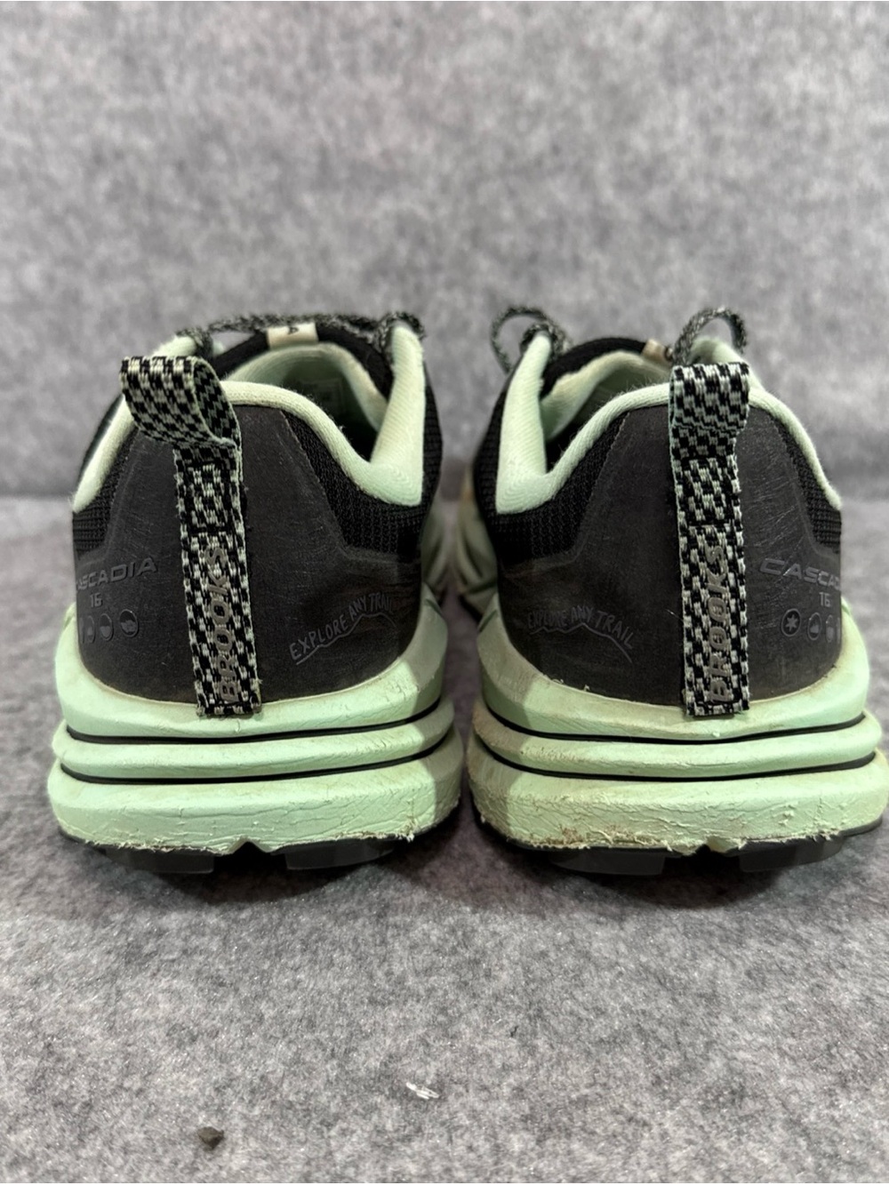 Brooks Cascadia 16 Tennis Shoes - Womens 9 - Black Green Running Walking Sneaker - Picture 4 of 12